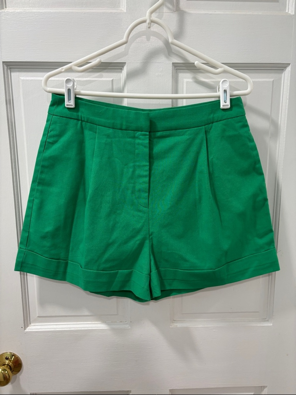 Commense Women’s High Waisted Pleated Shorts Size Large Kelly Green EUC Summer